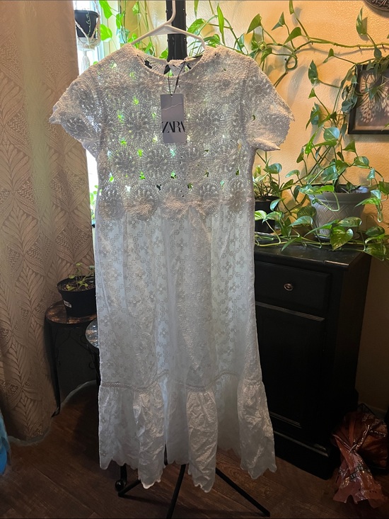 Zara Dresses & Skirts - Zara White Lace Maxi Dress with Embroidered Bodice
